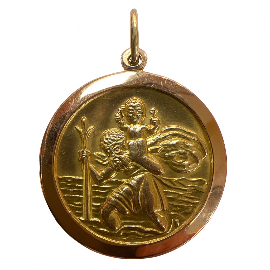 Gold pendant with engraved design best jewellers in Yorkshire